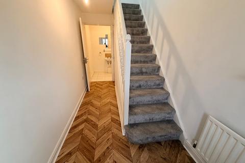 3 bedroom house to rent, Hills Close, Mexborough, South Yorkshire, S64