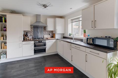 4 bedroom terraced house for sale, Regal Gardens, Bromsgrove, Worcestershire, B61