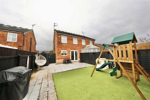 3 bedroom semi-detached house for sale, Sittingbourne Close, Hull