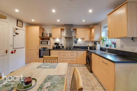 4 bedroom end of terrace house for sale, Tucker Drive, Witham