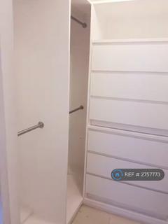 1 bedroom flat to rent, Whinchat Road, London, SE28