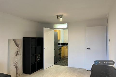 1 bedroom flat to rent, Whinchat Road, London, SE28