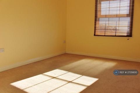 2 bedroom flat to rent, Bainton House, Swindon, SN25
