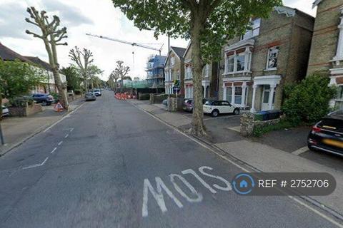 4 bedroom flat to rent, Beaufort Road, Kingston Upon Thames, KT1
