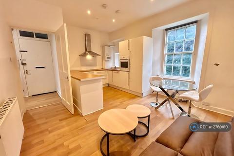 2 bedroom flat to rent, Queen Street, Stirling, FK8