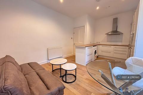 2 bedroom flat to rent, Queen Street, Stirling, FK8
