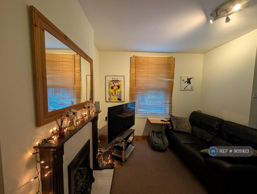 Lovely Sociable Lounge