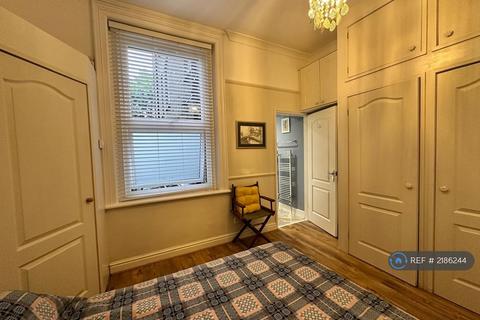 1 bedroom flat to rent, Central Parade, Herne Bay, CT6