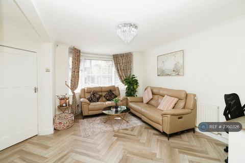 3 bedroom semi-detached house to rent, Victoria Avenue, Timperley, Altrincham, WA15