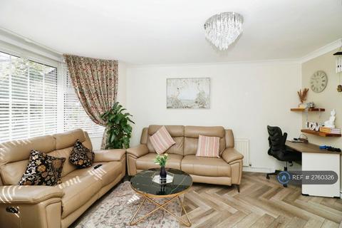 3 bedroom semi-detached house to rent, Victoria Avenue, Timperley, Altrincham, WA15