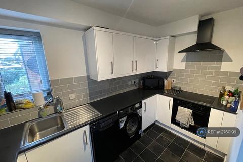 2 bedroom flat to rent, Coburg Lane, Basildon, SS16