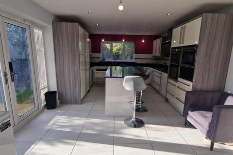 6 bedroom detached house to rent, Limes Close, Bushby, Leicester