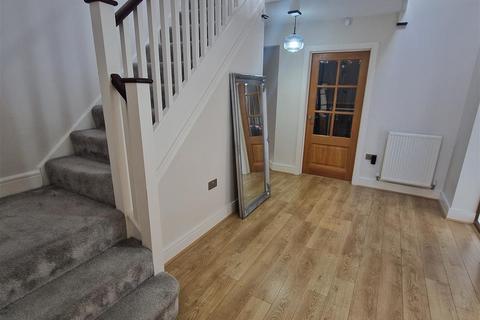 6 bedroom detached house to rent, Limes Close, Bushby, Leicester