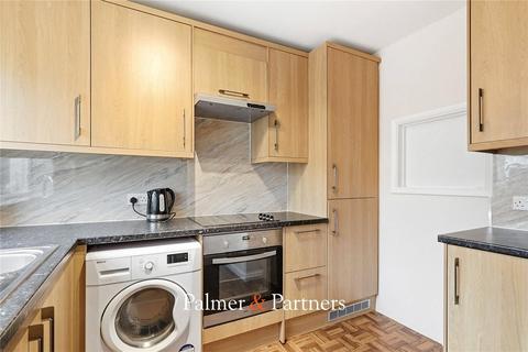 3 bedroom terraced house to rent, Boswells Drive, Essex CM2