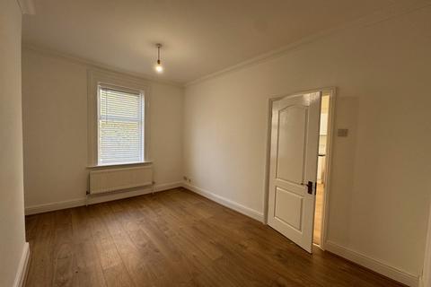 2 bedroom flat to rent, No Deposit Option, Ashgrove Road, Goodmayes, IG3