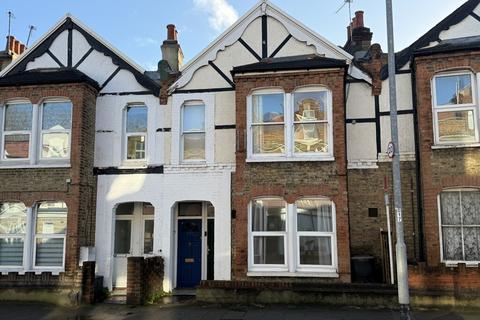 2 bedroom ground floor flat to rent, Replingham Road, Southfields, London SW18 5LJ
