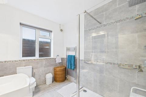 2 bedroom bungalow for sale, Wyncote Way, South Croydon