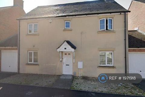 4 bedroom detached house to rent, Tuscan Road, Swindon, SN25