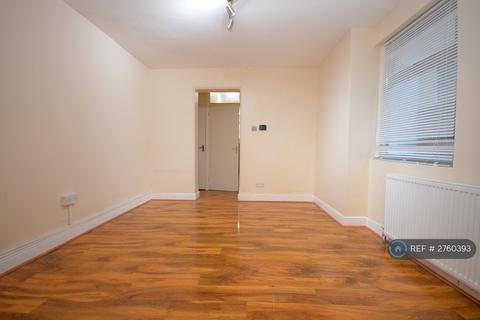 2 bedroom flat to rent, Green Street, London, E7