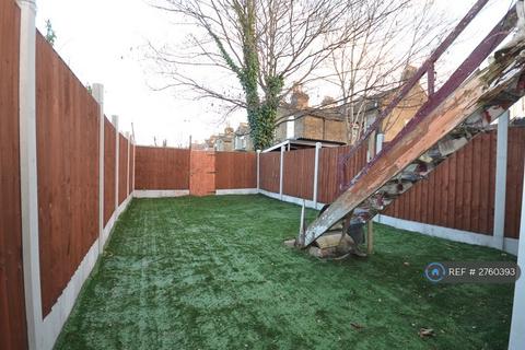 2 bedroom flat to rent, Green Street, London, E7