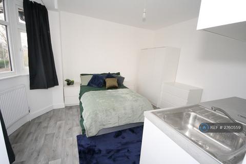 1 bedroom in a house share to rent, Crawley Green Road, Luton, LU2