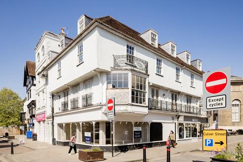 Retail property (high street) to rent, 2 Queen St Salisbury SP1 1EY
