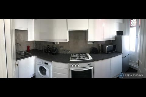 2 bedroom flat to rent, Harwood Road, London, SW6