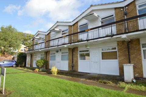 1 bedroom maisonette to rent, ROW TOWN