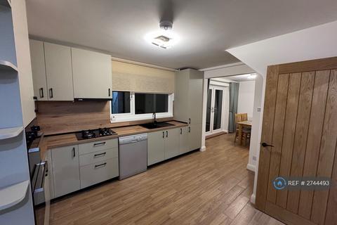 3 bedroom semi-detached house to rent, Westfield Road, Dunstable, LU6