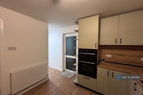 3 bedroom semi-detached house to rent, Westfield Road, Dunstable, LU6