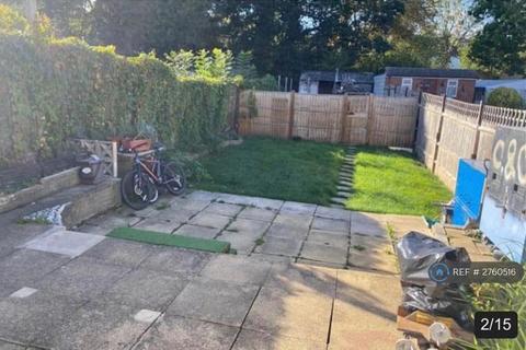 1 bedroom in a house share to rent, Monks Avenue, Barnet, EN5