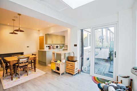 3 bedroom semi-detached house for sale, Wilmur Mount, Halifax HX2