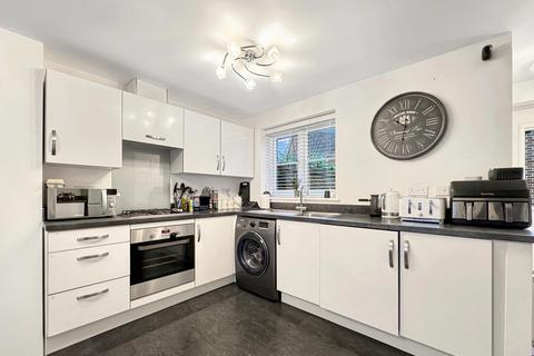 3 bedroom detached house to rent, Dingley Lane, Yate, BS37