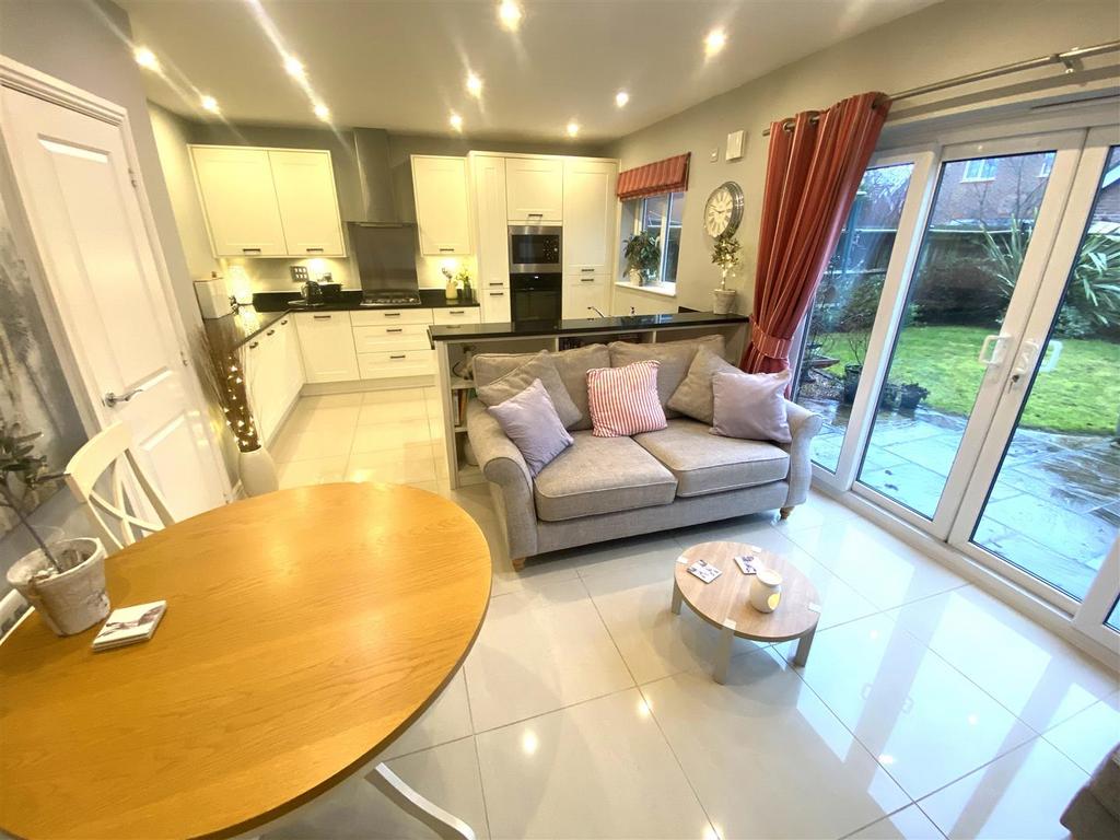 Open Plan Kitchen / Dining Room