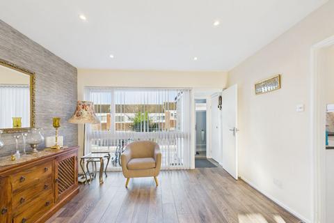 3 bedroom terraced house to rent, Osward, Forestdale