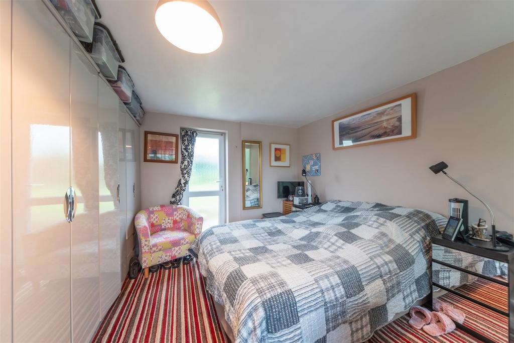 12 St Peters Drive-027.jpg