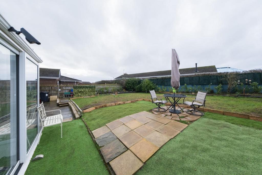 12 St Peters Drive-2-018.JPG