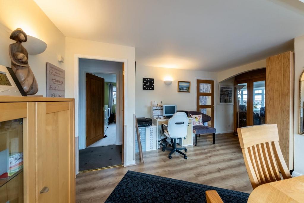 12 St Peters Drive-2-013.JPG
