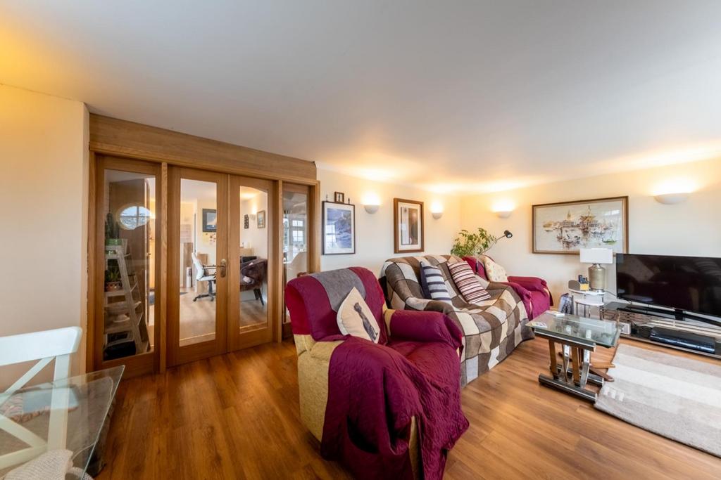 12 St Peters Drive-2-015.JPG
