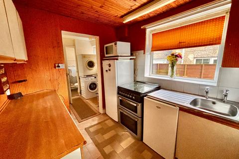 3 bedroom semi-detached house for sale, 73 Regina Crescent, Havercroft, Wakefield, West Yorkshire WF4 2ER