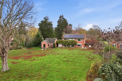 4 bedroom detached house for sale, Hall Lane, Ingatestone, CM4
