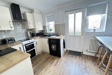2 bedroom semi-detached house to rent, Hind Court, Newton Aycliffe