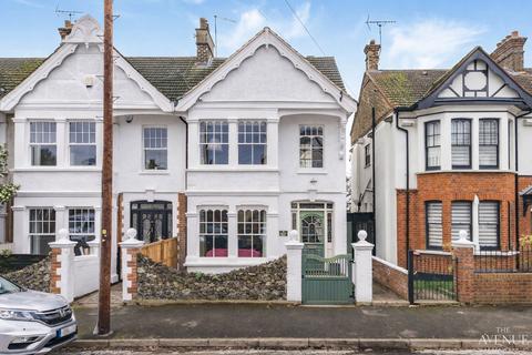 3 bedroom end of terrace house for sale, High View Avenue, Grays
