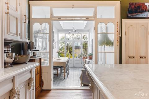 3 bedroom end of terrace house for sale, High View Avenue, Grays