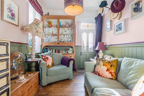 3 bedroom end of terrace house for sale, High View Avenue, Grays