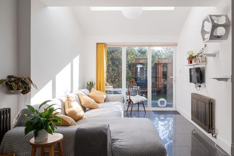 4 bedroom terraced house for sale, Trelawn Road, London E10