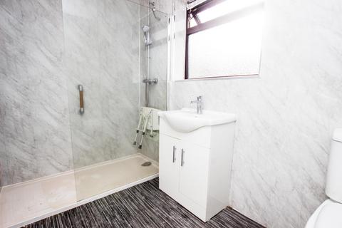 3 bedroom semi-detached house to rent, Hazelhurst Road, Ribbleton