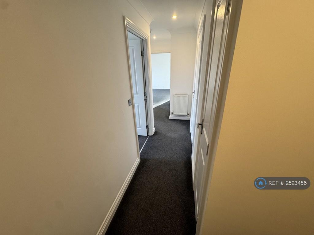 Welcoming Entrance Hall, Access To All Rooms