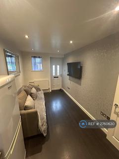1 bedroom flat to rent, The Nightingales, Staines, TW19