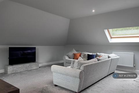 2 bedroom flat to rent, Tides End Court, Camberley, GU15